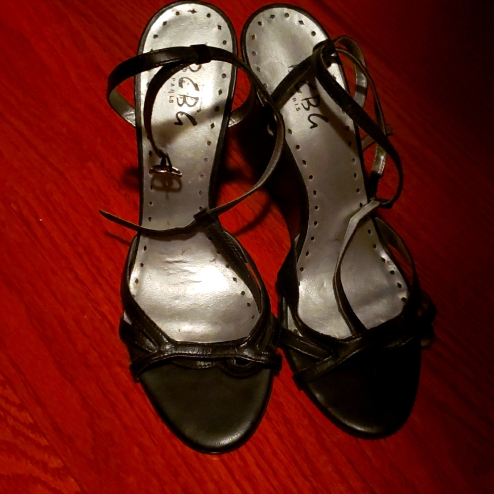 BCBG Sandal.